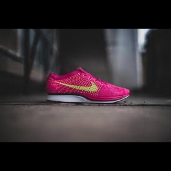 nike flyknit racer fireberry